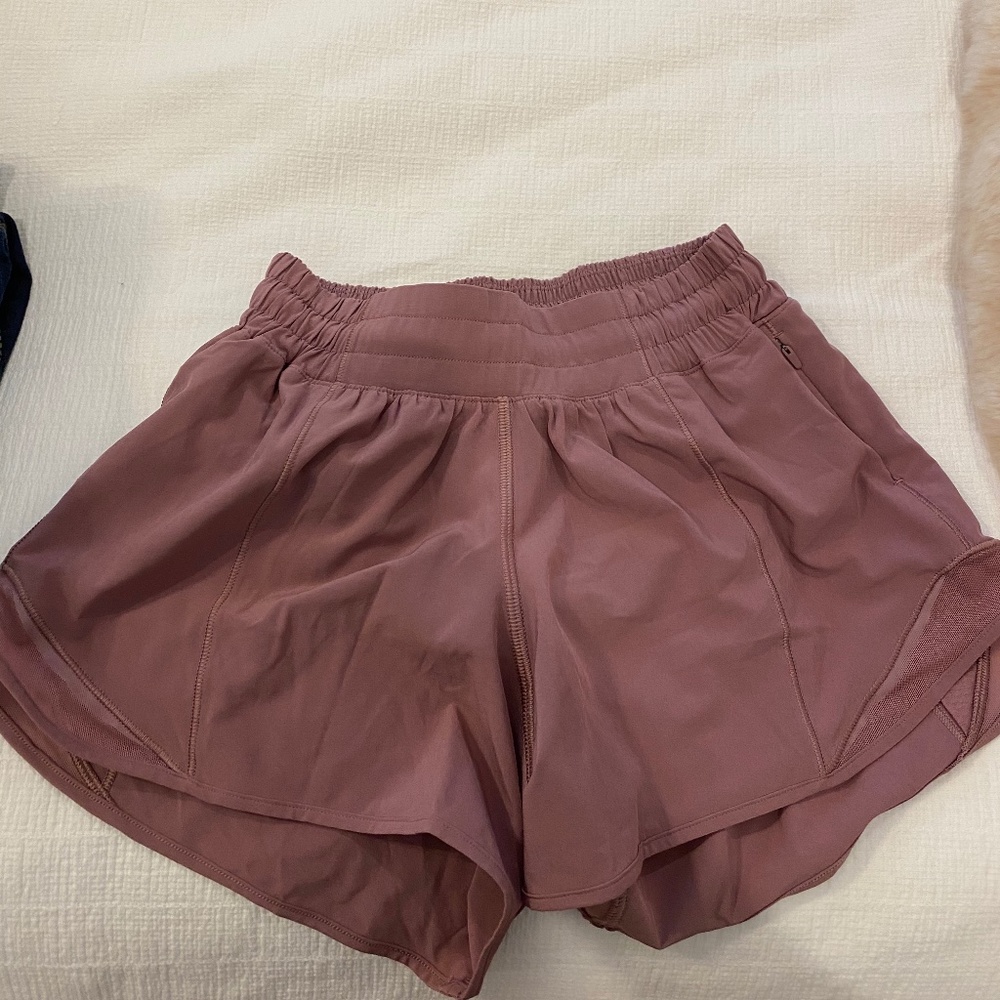 NEVER WORN Lululemon Tall Hotty Hot Short